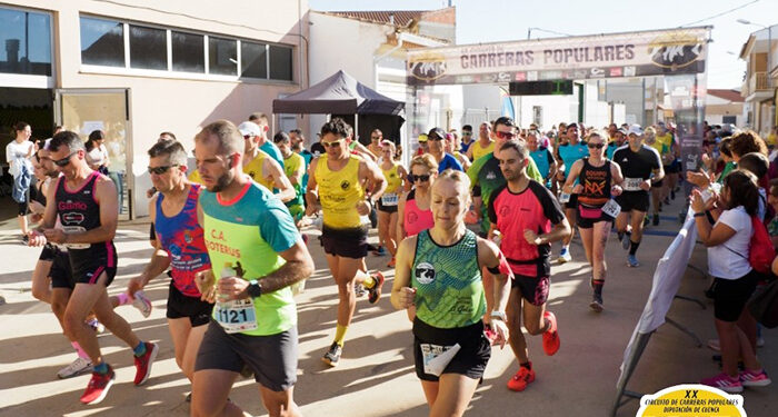 María José Engra y Luis Felipe Sarta en lo más alto de la “CP tu pueblo amigo” de El Peral 1 María José Engra y Luis Felipe Sarta en lo más alto de la “CP tu pueblo amigo” de El Peral