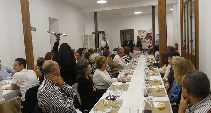 Más de 150 personas disfrutan de las catas maridaje impulsadas por la Agrupación de Hostelería y el Ayuntamiento de Cuenca 1 Más de 150 personas disfrutan de las catas maridaje impulsadas por la Agrupación de Hostelería y el Ayuntamiento de Cuenca