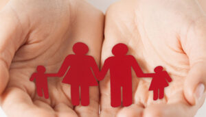 Más de cien familias en situación de exclusión se han beneficiado del proyecto de tarjetas monedero de Cáritas Diocesana de Cuenca durante el último año