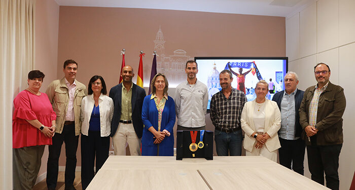 Recepción institucional del Ayuntamiento de Guadalajara al triatleta Dani Molina, oro paralímpico y por séptima vez campeón de Europa 1 Recepción institucional del Ayuntamiento de Guadalajara al triatleta Dani Molina, oro paralímpico y por séptima vez campeón de Europa