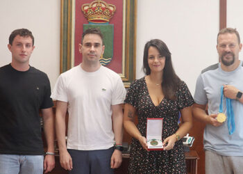 Recepción institucional en el Ayuntamiento para Eva Clemente, la cabanillera campeona del Mundo de tiro