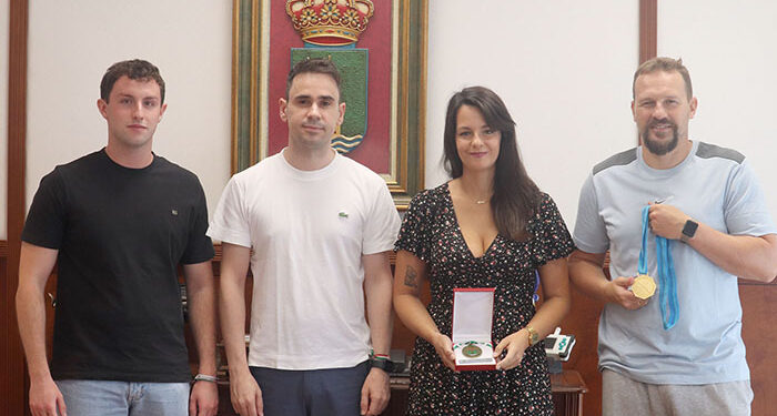 Recepción institucional en el Ayuntamiento para Eva Clemente, la cabanillera campeona del Mundo de tiro 1 Recepción institucional en el Ayuntamiento para Eva Clemente, la cabanillera campeona del Mundo de tiro