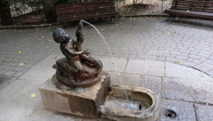 Repuesta la fuente del ángel del Parque de San Julián