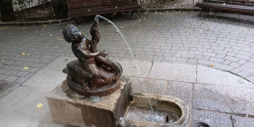 Repuesta la fuente del ángel del Parque de San Julián