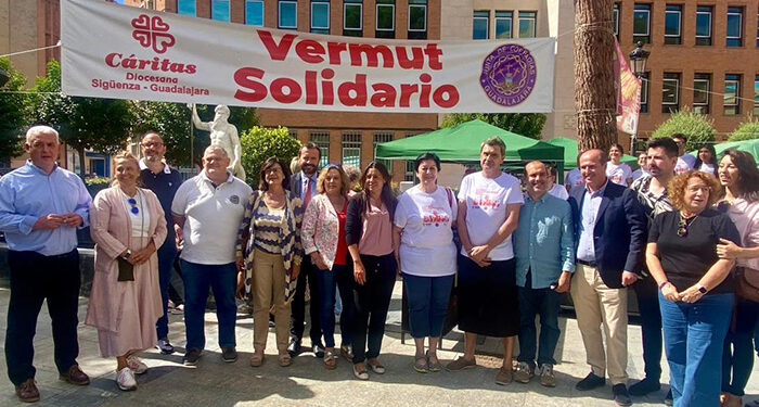 Respaldo de la Junta a la labor de Cáritas Guadalajara para atender la vulnerabilidad social 1 Respaldo de la Junta a la labor de Cáritas Guadalajara para atender la vulnerabilidad social