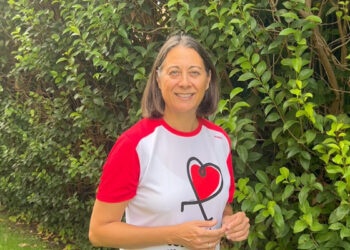 Susana Pérez, conocida como la Sra. “Webos Fritos”, invita a la ciudadanía a participar en la 13ª Carrera Solidaria por la Infancia