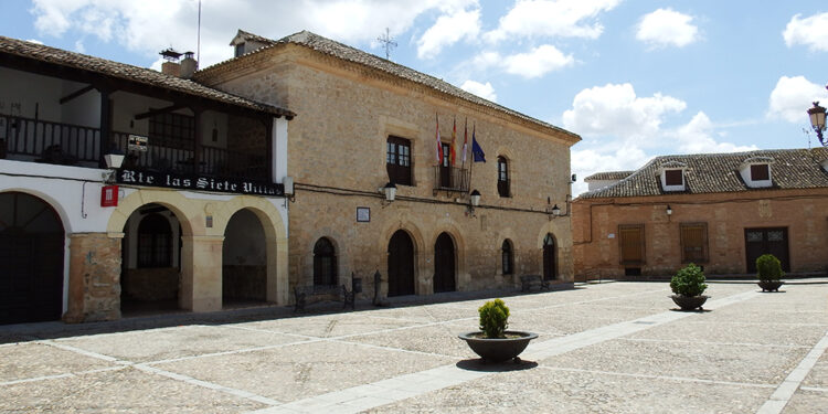 "El PP de Villamayor de Santiago alerta sobre las cuentas municipales, de un superávit de 800.000 euros a un déficit de más de 300.000 en un solo año 1 Villamayor de Santiago B 1