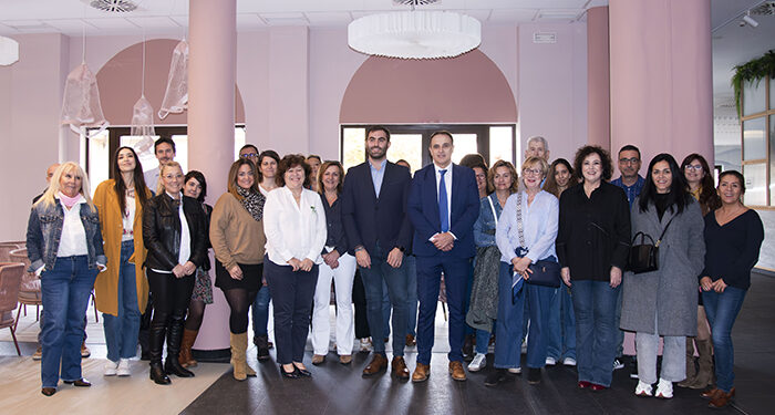 AFAMMER y el Balneario de Trillo presentan el proyecto ‘Conectad@s’ para combatir la Soledad No Deseada y fomentar el empleo femenino en áreas rurales 1 AFAMMER y el Balneario de Trillo presentan el proyecto ‘Conectad@s’ para combatir la Soledad No Deseada y fomentar el empleo femenino en áreas rurales