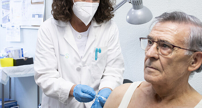Arranca en Guadalajara la campaña de vacunación frente a la gripe con el objetivo del alcanzar el 75 por cien de cobertura en la población de más de 60 años