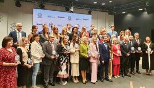 Azuqueca recibe el reconocimiento de ‘Municipio contra el Maltrato’ de la Fundación Mutua Madrileña y Antena 3 Noticias