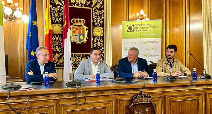 Cooperativas Agro-alimentarias Castilla-La Mancha presenta con la Diputación de Cuenca el estudio “Cooperativismo Agroalimentario en cifras. Provincia de Cuenca” 1 Cooperativas Agro-alimentarias Castilla-La Mancha presenta con la Diputación de Cuenca el estudio “Cooperativismo Agroalimentario en cifras. Provincia de Cuenca”