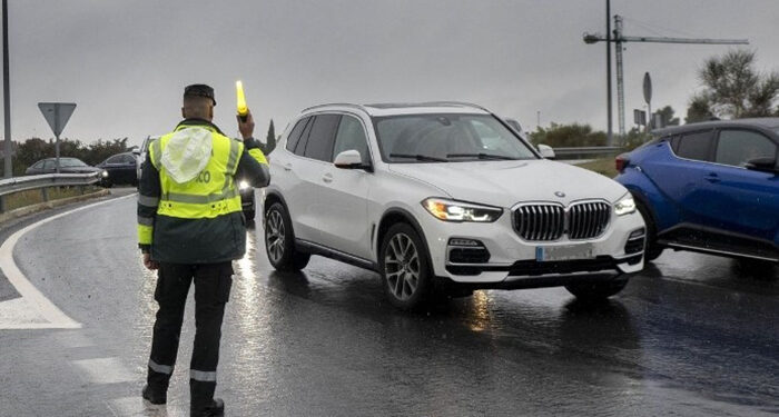 Cortadas al tráfico varias carreteras del Estado en las provincias de Valencia y Cuenca por las fuertes lluvias de las últimas horas