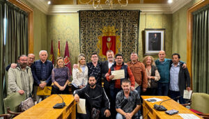 Dolz pone en valor el “gran trabajo” del alumnado del Recual en las actividades de mantenimiento en colegios que han llevado a cabo