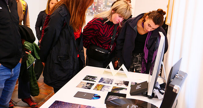 El Centro de Arte Contemporáneo de Cuenca de la Fundación Antonio Pérez acoge la exposición ´fʌŋ·ɡəS, de Raúl Hidalgo