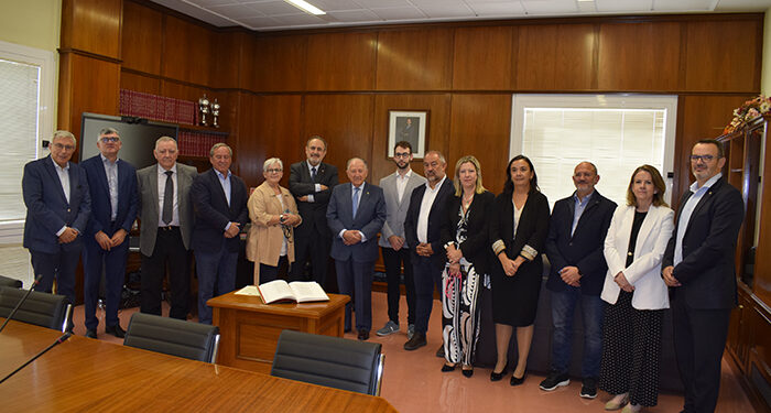 El Consejo Social de la UCLM felicita al equipo rectoral por los “magníficos resultados” obtenidos en la matrícula de nuevo ingreso del presente curso 1 El Consejo Social de la UCLM felicita al equipo rectoral por los “magníficos resultados” obtenidos en la matrícula de nuevo ingreso del presente curso