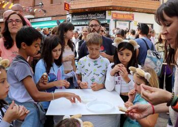 El Equinoccio en la Plazuela  de Cogolludo se ha convertido en el mejor escaparate del producto y comercio locales