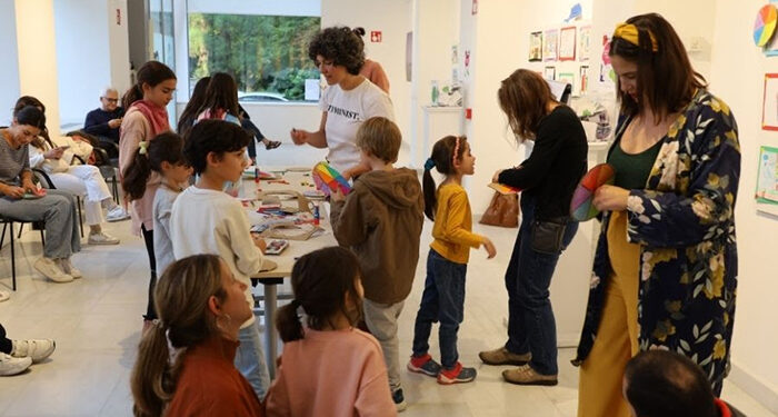 El Festival de Otoño en Cuenca triunfa a pesar de la previsión de lluvia: masiva asistencia en el primer día de actividades 1 El Festival de Otoño en Cuenca triunfa a pesar de la previsión de lluvia masiva asistencia en el primer día de actividades
