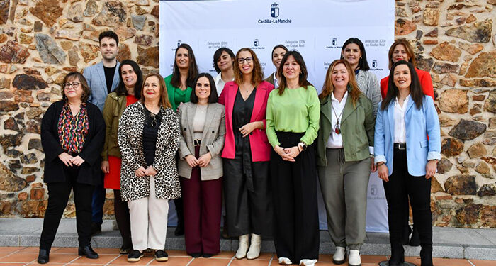 El Gobierno regional destina cerca de 380.000 euros a financiar la actividad de 244 asociaciones de mujeres de Castilla-La Mancha 1 El Gobierno regional destina cerca de 380.000 euros a financiar la actividad de 244 asociaciones de mujeres de Castilla-La Mancha