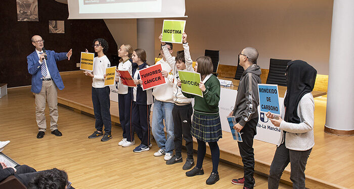 El Hospital de Guadalajara acerca formación a los más jóvenes sobre el peligro de los nuevos dispositivos para la iniciación al hábito tabáquico 1 El Hospital de Guadalajara acerca formación a los más jóvenes sobre el peligro de los nuevos dispositivos para la iniciación al hábito tabáquico