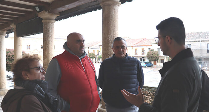 El PP de Cogolludo denuncia las “condiciones indignas e insalubres” de los temporeros de níscalos que el alcalde está consintiendo en el frontón municipal