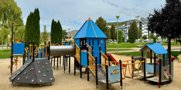 El Plan de Mantenimiento de Áreas Infantiles del Ayuntamiento de Cuenca avanza con la renovación de elementos y limpieza de espacios