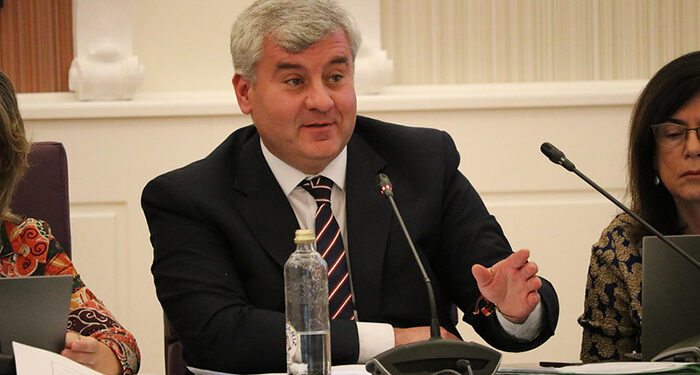 Esteban: “En poco más de un año Guarinos ha demostrado que se puede ser útil en política, dejando atrás un periodo de anuncios, mentiras y abandono” 1 Esteban “En poco más de un año Guarinos ha demostrado que se puede ser útil en política, dejando atrás un periodo de anuncios, mentiras y abandono”