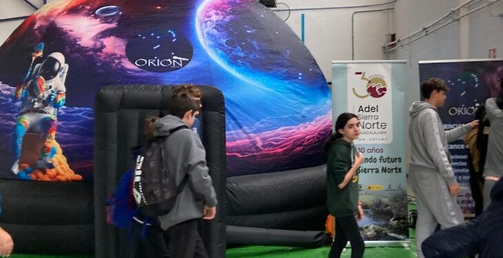 ADEL acerca la Astronomía a los institutos de la Sierra Norte 1 ADEL acerca la Astronomía a los institutos de la Sierra Norte