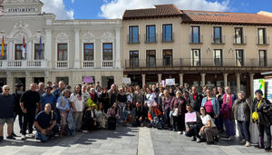 Guarinos reconoce el trabajo de las asociaciones “que defienden la salud mental y son el apoyo para las familias”