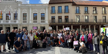 Guarinos reconoce el trabajo de las asociaciones “que defienden la salud mental y son el apoyo para las familias”