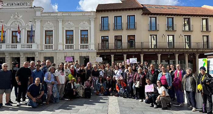 Guarinos reconoce el trabajo de las asociaciones “que defienden la salud mental y son el apoyo para las familias” 1 Guarinos reconoce el trabajo de las asociaciones “que defienden la salud mental y son el apoyo para las familias”