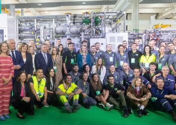 Inaugurada la fábrica de electrolizadores de Cummins en Guadalajara que ha generado casi un centenar de empleos