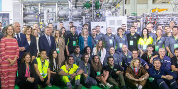 Inaugurada la fábrica de electrolizadores de Cummins en Guadalajara que ha generado casi un centenar de empleos