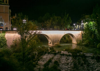Inaugurada la nueva iluminación del Puente de San Antón en Cuenca