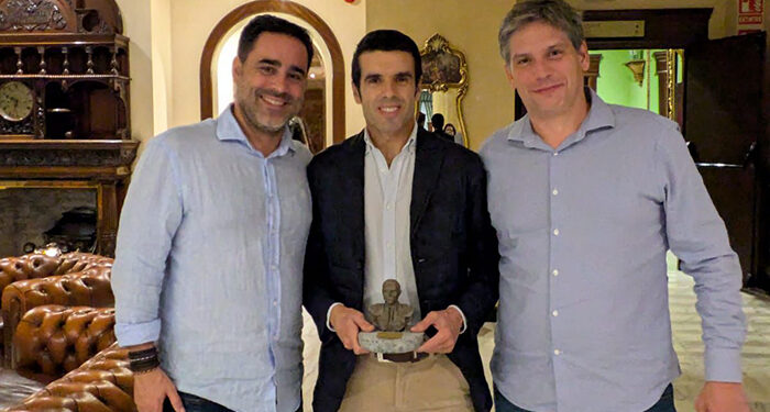 La Asociación Cultural Taurina "Romancos al Campo" entrega el prestigioso galardón "León de Oro" 2023 al matador de toros Emilio de Justo 1 La Asociación Cultural Taurina Romancos al Campo entrega el prestigioso galardón León de Oro 2023 al matador de toros Emilio de Justo