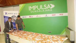 La Asociación de Empresarios de Servicios de la Actividad Física y el Deporte de Guadalajara realiza el sorteo de los cheques de su campaña “El deporte en verano tiene premio”