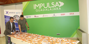 La Asociación de Empresarios de Servicios de la Actividad Física y el Deporte de Guadalajara realiza el sorteo de los cheques de su campaña “El deporte en verano tiene premio”