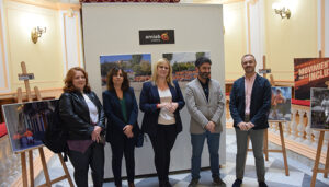 La Diputación de Cuenca acoge la exposición fotográfica de la II Carrera Solidaria Amiab con el objetivo de normalizar la discapacidad