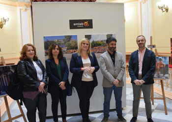 La Diputación de Cuenca acoge la exposición fotográfica de la II Carrera Solidaria Amiab con el objetivo de normalizar la discapacidad