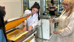 La FAP y la Escuela de Arte Cruz Novillo colaborarán en un proyecto para promocionar la obra gráfica de sus alumnos