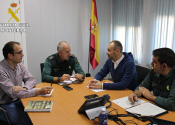 La Guardia Civil de Cuenca se reúne con la Delegación Provincial de Sanidad para estudiar las acciones que realizarán de cara a Navidades La Guardia Civil de Cuenca se reúne con la Delegación Provincial de Sanidad para estudiar las acciones que realizarán de cara a Navidades