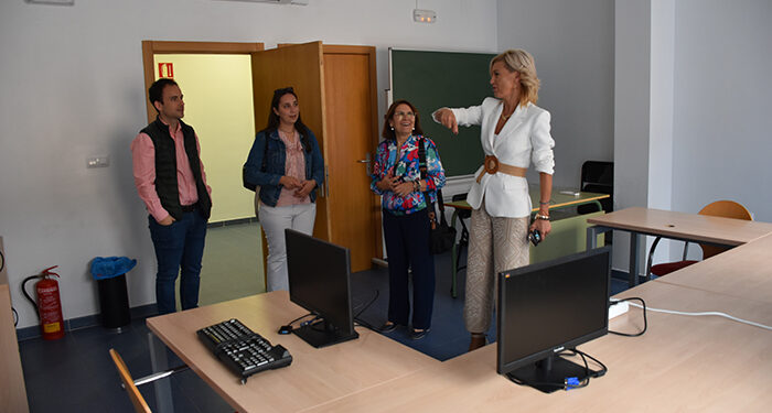 La Junta aplaude el esfuerzo del Ayuntamiento de Vara de Rey para hacer accesibles todos sus edificios municipales 1 La Junta aplaude el esfuerzo del Ayuntamiento de Vara de Rey para hacer accesibles todos sus edificios municipales