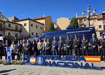 La Junta asiste a la presentación de las nuevas unidades móviles de Documentación de la Policía Nacional en Brihuega