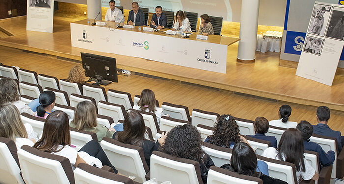 La Junta pone de relieve la importancia de avanzar en el apoyo, cuidado y acompañamiento a las personas ostomizadas