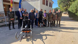 La Junta pone en marcha un nuevo servicio para que las personas con movilidad reducida puedan participar de las rutas senderistas