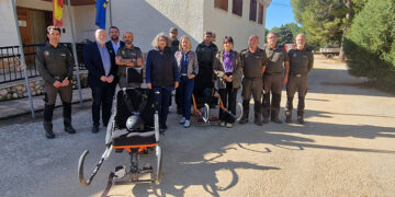 La Junta pone en marcha un nuevo servicio para que las personas con movilidad reducida puedan participar de las rutas senderistas