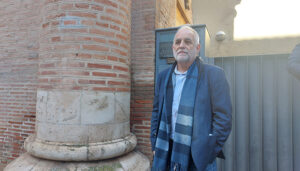 La Junta recuerda que ante el “riesgo de derrumbe inminente” del muro colindante a la capilla Luis de Lucena el Ayuntamiento está obligado por Ley a actuar