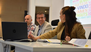 La Junta refuerza la educación plurilingüe en la provincia de Cuenca con la incorporación de 17 auxiliares de conversación nativos a centros de educación públicos