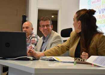 La Junta refuerza la educación plurilingüe en la provincia de Cuenca con la incorporación de 17 auxiliares de conversación nativos a centros de educación públicos La Junta refuerza la educación plurilingüe en la provincia de Cuenca con la incorporación de 17 auxiliares de conversación nativos a centros de educación públicos
