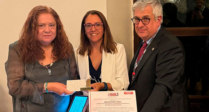La catedrática de la UCLM Águeda Esteban Talaya recibe el Premio a la Trayectoria en Marketing 1 La catedrática de la UCLM Águeda Esteban Talaya recibe el Premio a la Trayectoria en Marketing