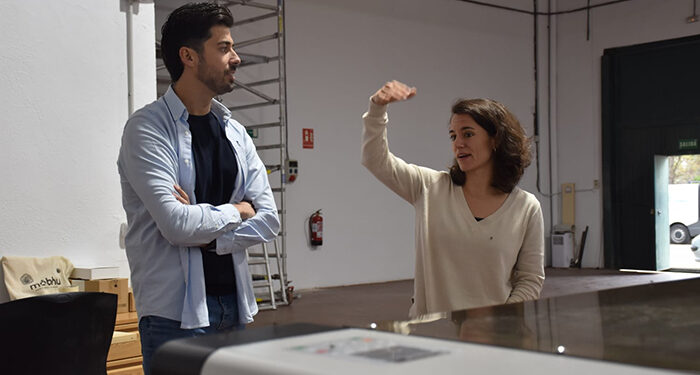 La empresa Mobiliario Humano fabrica “muebles que cuentan una historia” en colaboración con Aspadec y Aframas 1 La empresa Mobiliario Humano fabrica “muebles que cuentan una historia” en colaboración con Aspadec y Aframas